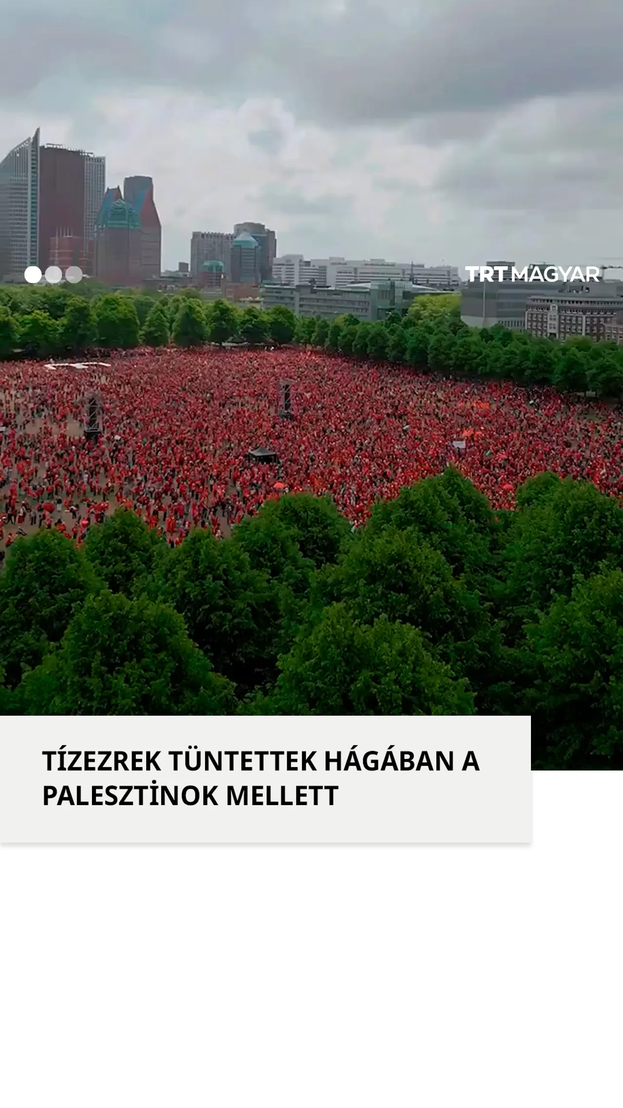 Ezrek tüntetnek Hágában a holland kormány Izraellel szembeni politikája ellen